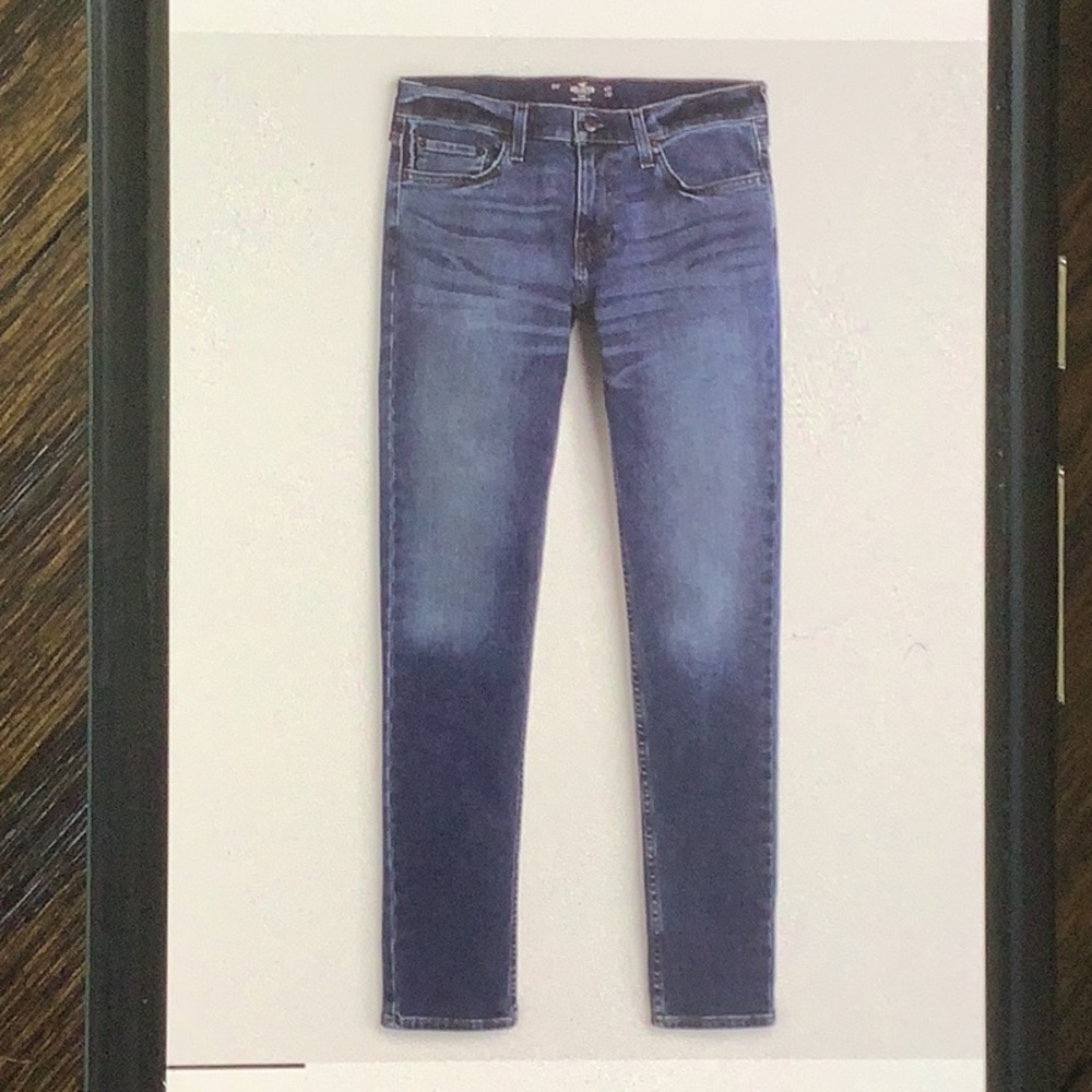 Men’s Hollister skinny fit Epic Flex dark wash jeans. Barely worn.